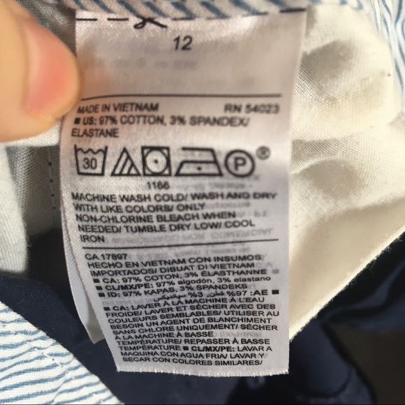 Old Navy everyday shorts in navy blue - Picture 4 of 4